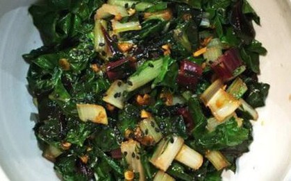 Loại rau được đánh giá "tốt bậc nhất thế giới", hoá ra là rau quen thuộc rẻ bèo bán đầy chợ Việt