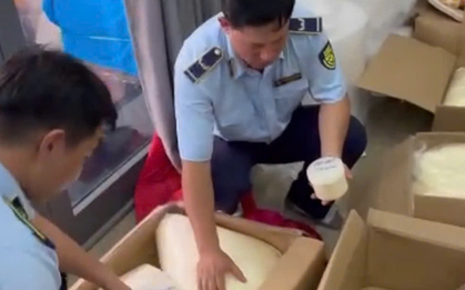 Lộ kho 140kg “kem trộn” không nguồn gốc chuẩn bị tuồn ra thị trường, chị em làm đẹp coi chừng rước họa vào thân