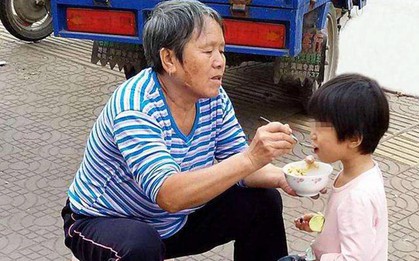 Đừng nhầm lẫn! Nếu thực sự thương cháu, ông bà thường có 3 đặc điểm này, nhà bạn có không?