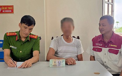 Cụ ông rút sổ tiết kiệm 250 triệu tại quỹ tín dụng, chuẩn bị chuyển khoản làm "thủ tục bảo hiểm" thì được công an yêu cầu dừng giao dịch