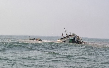 Lên tàu thử máy khi bão giảm cấp, gió lốc mạnh đánh chìm tàu, 9 thuyền viên mất tích