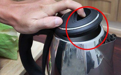 Bình siêu tốc xịn mấy cũng hóa "bom hẹn giờ" nếu nhà bạn có 4 thói quen này: Cái cuối vừa “ngốn điện” lại rất nguy hiểm nhưng nhiều người mắc