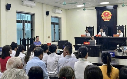 Nhóm nữ sinh ở Thanh Hoá đánh bạn gãy đốt sống cổ lĩnh án