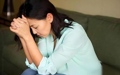 Mẹ Hà Nội đón con muộn vài phút liền nhận được loạt tin nhắn, đọc xong bất lực: "Mình phải làm gì với con đây?"