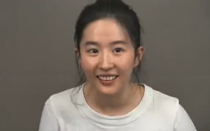 Bất ngờ trước mặt mộc của Lưu Diệc Phi