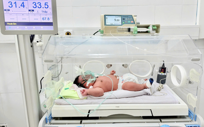 Bé trai sinh đúng ngày Quốc khánh 2/9, nặng hơn 6kg