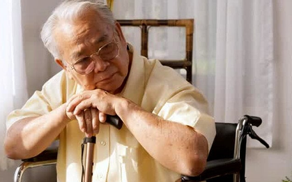 5 năm làm dâu không hỏi chuyện tiền nong, người phụ nữ khóc òa vì 1 câu nói của bố chồng
