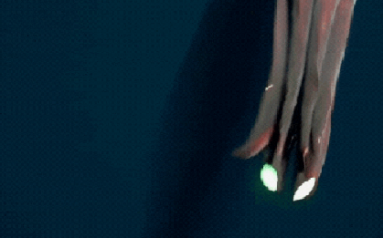 Đặt camera xuống biển sâu, phát hiện hình ảnh rùng rợn