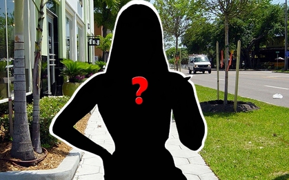 Sao nữ tưng tửng nhất showbiz: Vừa hầu toà chấn động MXH, nay phát hiện ra vỉa hè đốt nhang bán đồ
