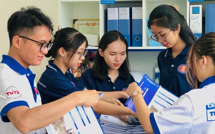 TP. HCM: Loạt trường đại học cần tuyển hàng trăm tiến sĩ, trả lương từ chục triệu - trăm triệu/tháng