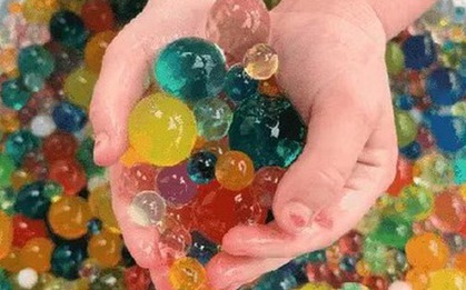 Vạch trần món đồ chơi giá 5.000 đồng nhìn nịnh mắt nhưng đe dọa sức khỏe, nhiều khi cấp cứu cũng chẳng kịp