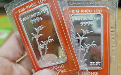 Chiều 9-9, giá vàng vẫn duy trì ở mức cao, giá bạc gây bất ngờ