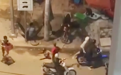 Nửa đêm 'quậy tưng' đường phố, nhóm đối tượng bị công an TP.HCM mời làm việc