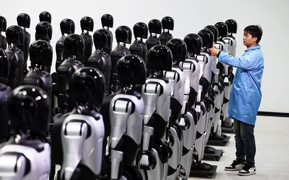 Bên trong công xưởng 10.000 m2, hàng trăm người Trung Quốc đang làm một việc mà cả thế giới không hiểu nổi