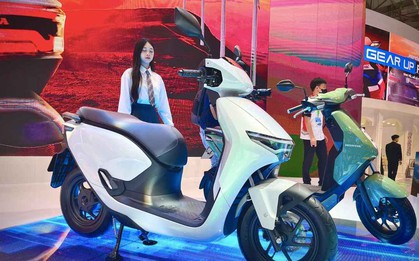 Honda chính thức mở bán xe máy điện mới: Giá "mua đứt" 45 triệu đồng