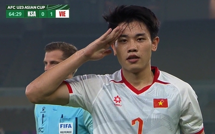 Đình Bắc là thần! Hạ đẹp U23 Saudi Arabia, chào cờ ăn mừng cỡ này thì thật sự "out trình"