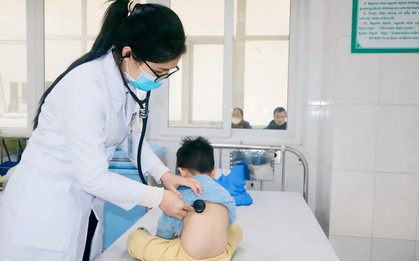 Cấp cứu hai bệnh nhi ăn nhầm mì tôm tẩm... thuốc diệt chuột