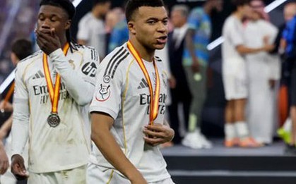 Mbappe nổi đoá "lệnh" cho đồng đội bỏ vào đường hầm, từ chối nhìn Barcelona nâng Siêu cúp gây tranh cãi dữ dội