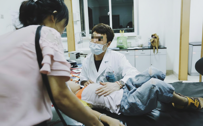 Bé lớp 2 suy thận cấp sau khi bị mẹ… đánh vào chỗ này vì lười làm bài tập về nhà