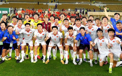 Rất đẹp và đáng yêu: U23 Việt Nam cúi đầu tri ân CĐV khi vượt qua vòng bảng U23 châu Á đầy diệu kỳ