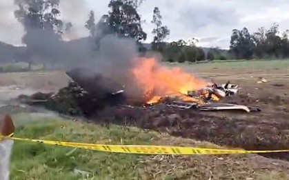 Ca sĩ tử vong trong tai nạn máy bay, hé lộ giấc mơ lạ