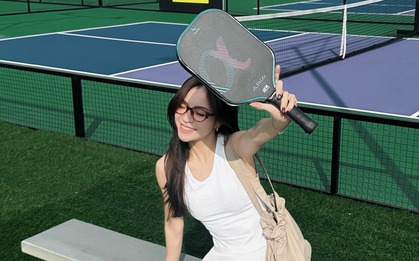Visual trắng phát sáng trên sân pickleball của Nhật Lê