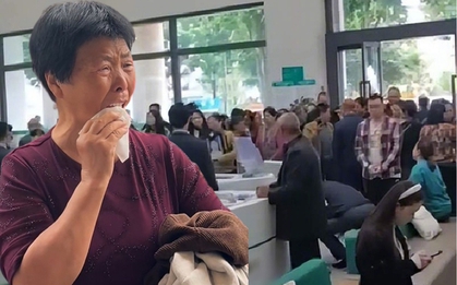 Hơn 100 người gửi 377 tỷ đồng vào ngân hàng với cam kết lãi suất cao, đến nhận tiền thì nhân viên thông báo: 0 có đồng nào