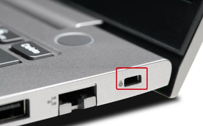 Hơn 90% người dùng không biết công dụng của chiếc lỗ hình chữ nhật nằm ở cạnh hoặc mặt sau của laptop