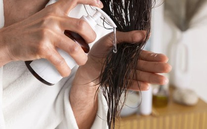 Bộ Y tế thu hồi 8 loại dầu gội, dung dịch vệ sinh do chứa chất cấm