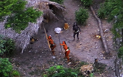 Lần đầu công bố ảnh của bộ lạc bí ẩn nhất thế giới, chuyên gia nói vẫn còn khoảng 200 cộng đồng tương tự