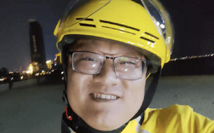 Thạc sĩ, quản lý cấp cao bỏ việc đi làm shipper: "Học giỏi, bằng cấp xịn thì sao?"