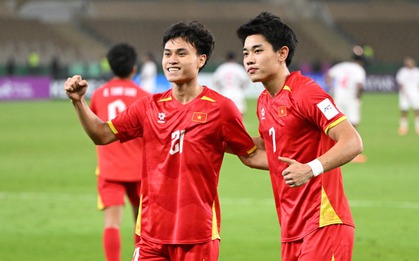 Đình Bắc nói gì mà U23 Việt Nam đá như "lên đồng" giữa lúc bị U23 UAE gỡ hoà căng thẳng?