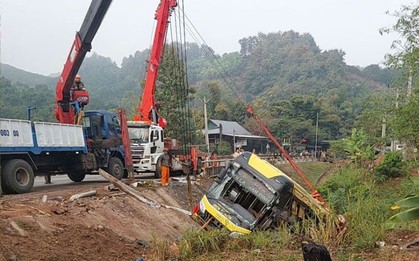 Nguyên nhân vụ lật xe khách 3 người tử vong ở Sơn La