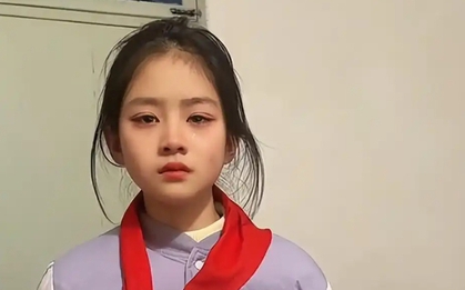 Cả đám người can ngăn 1 bà mẹ không nên đánh con, tưởng họ văn minh, ai ngờ nguyên do thực sự khiến ai nghe cũng phẫn nộ!