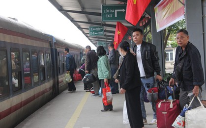 Hàng không, đường sắt tăng chuyến Tết, giá vé có giảm không?