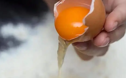 Người phụ nữ 65 tuổi tử vong sau khi ăn 1 quả trứng, nguyên nhân gây bất ngờ