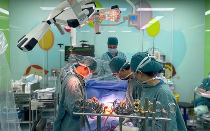 Ca mổ kịch tính cứu bé 5 tuổi hẹp khí quản kèm bệnh tim bẩm sinh hiếm gặp