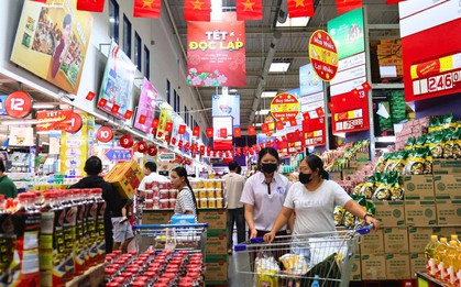 Người dùng đổi hướng mua sắm online, các nhà bán lẻ vẫn đua nhau mở siêu thị