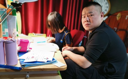 Nghiên cứu của Stanford: Tại sao càng khen con "thông minh", đứa trẻ càng dễ thất bại trong tương lai?