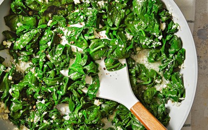 Loại rau nhiều sắt hơn cả thịt bò, được bán đầy chợ Việt: Không phải ai cũng biết để ăn