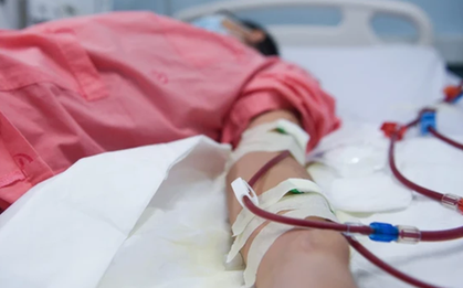 Nam thanh niên 26 tuổi phát hiện suy thận bởi dấu hiệu "vừa lạ vừa quen" ở mắt