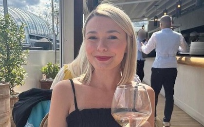 28 tuổi nhận chẩn đoán ung thư “chết người”, người phụ nữ nhớ lại: 1 dấu hiệu đã xuất hiện lúc uống rượu