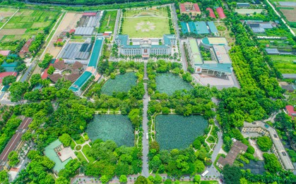 Ở Việt Nam, có một ngôi trường duy nhất sở hữu hồ nước mang tên Tuyệt Vọng