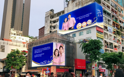 Danisa "chơi lớn" Tết này: Tặng vương miện 1 chỉ vàng 24k và tri ân khoảnh khắc bạn cùng người thương lên màn hình LED lớn