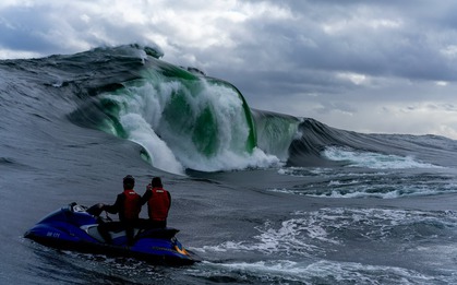 Kỳ quan "con sóng điên rồ nhất thế giới" tại Úc gây bão mạng xã hội vì quá ảo diệu giống hệt sản phẩm AI