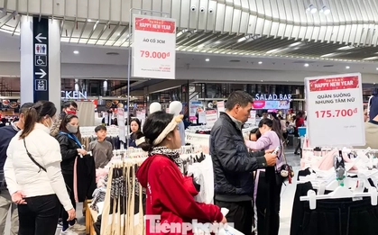 Gió mùa về, các điểm vui chơi trong nhà đông nghẹt ngày thứ hai nghỉ lễ