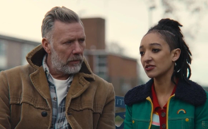 Xem phim Sex Education, tôi tỉnh ngộ: hóa ra gia đình tan vỡ không đồng nghĩa với mất tất cả!