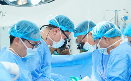 Ghép tim thành công cho thiếu niên 15 tuổi