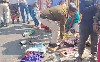 5 nữ công nhân bị ô tô tông tử vong khi đang ngồi ăn trưa