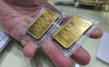 Giá vàng vọt lên 17 triệu đồng/chỉ: Người mua vàng từ đầu năm đến giờ lãi bao nhiêu?